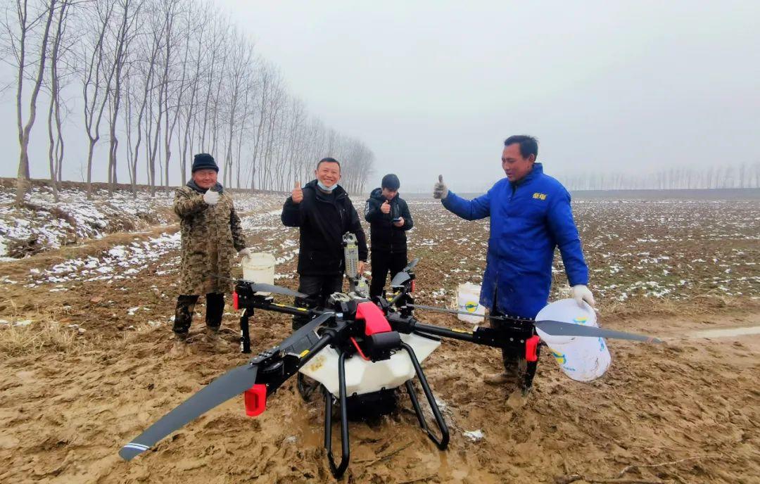 突破 3 万亩!小麦追肥新选择,农户飞手都爱极飞P100农业无人机